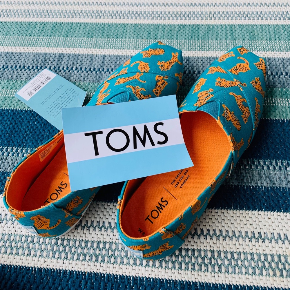 *RARE* Teal Tigers canvas print TOMS - Size 8